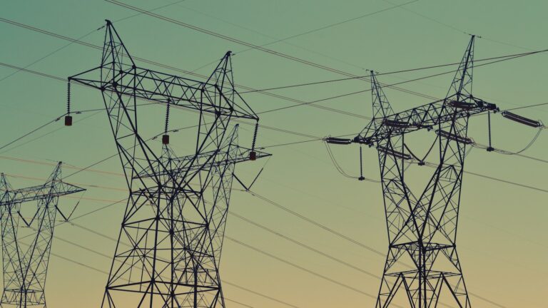 Why wholesale electricity prices swing so violently