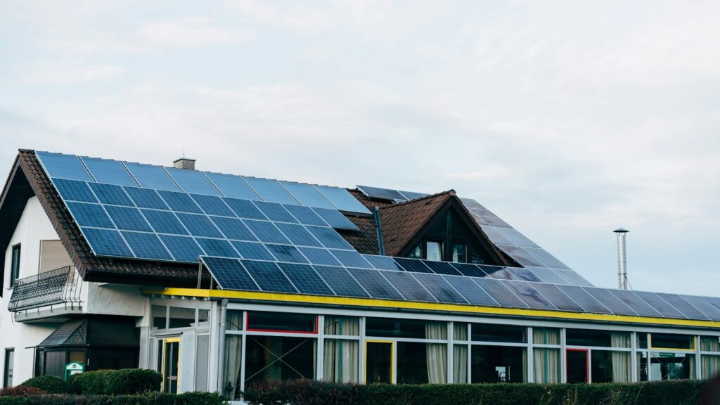 Rooftop solar versus a home battery: which pays back first